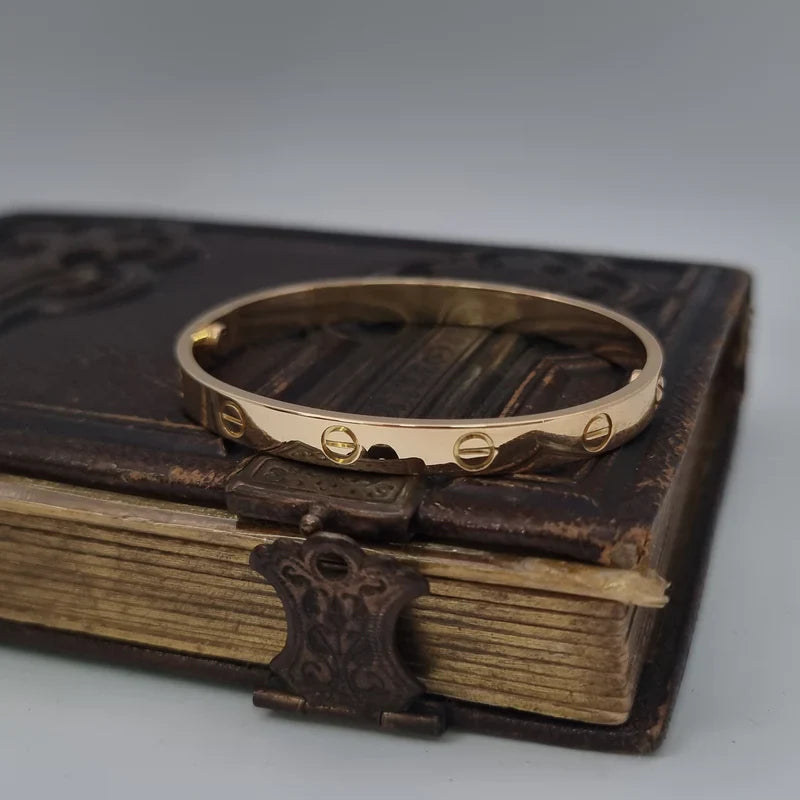 Elegant Screw Bangle Bracelet – Luxury Designer Style